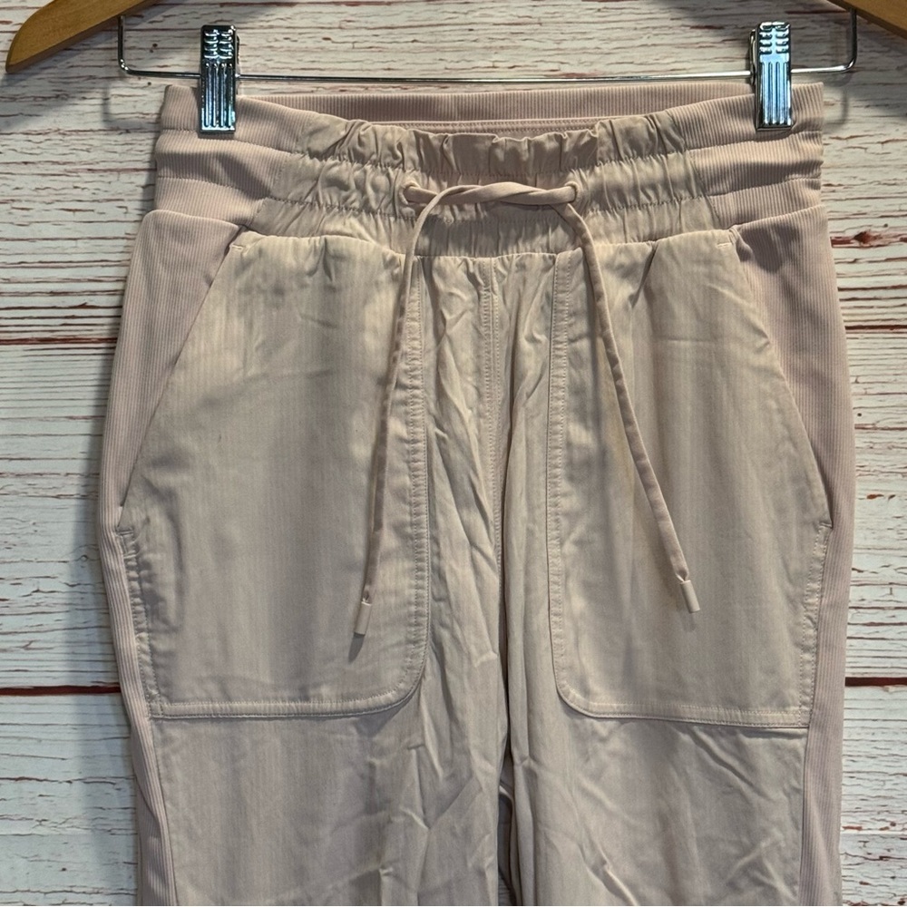 Lululemon Beyond the Studio Jogger in Feather Pink Sz 2 - Picture 5 of 14